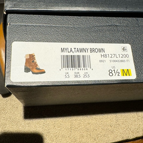 NATURALIZER Myla Womens Leather Cold Weather Combat & Lace-Up Boots. - Picture 6 of 10